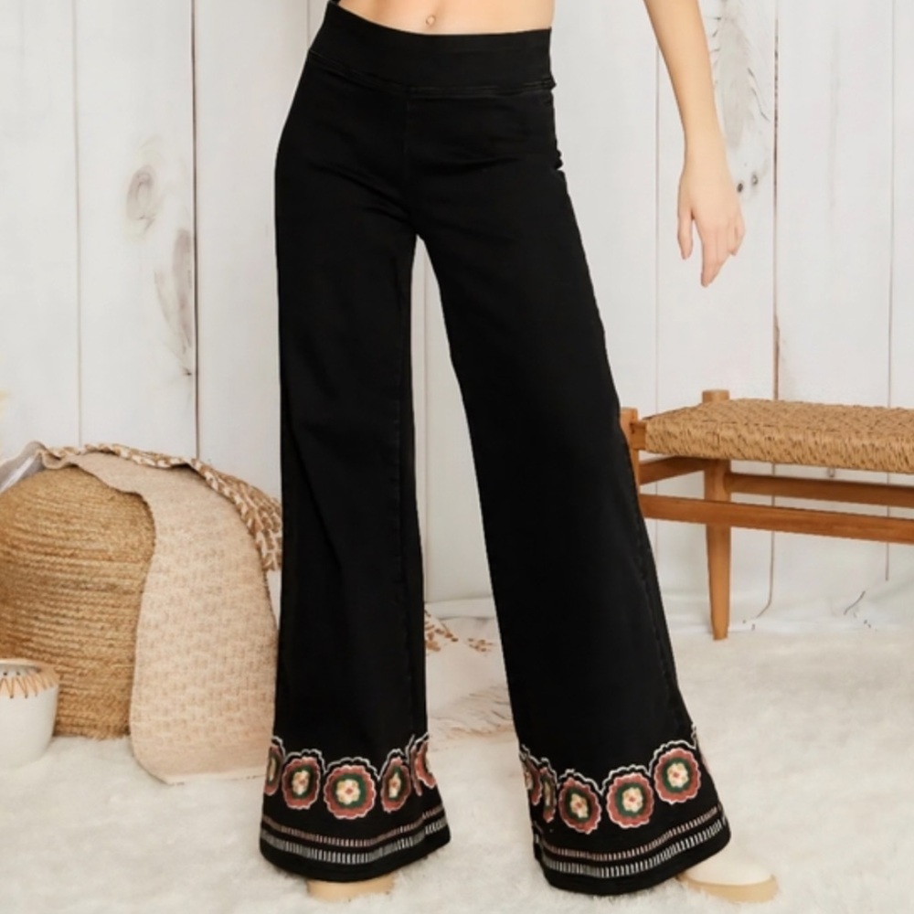 NWT FP x DRIFTWOOD Wyatt pull on stretch flare Embroidered jeans size M or L